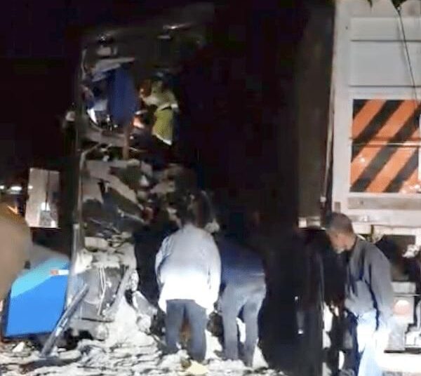 Colisão entre carreta e ônibus deixa 11 mortos e 46 feridos na BR-163 na cidade de Lucas do Rio Verde